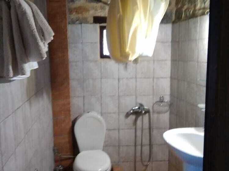 스탠다드 트리플 룸, Pirgoi Edem