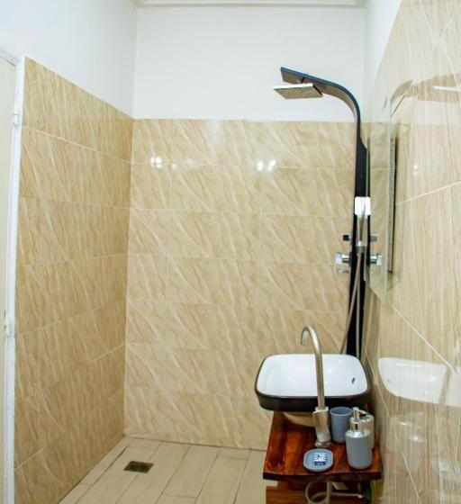 سوییت, Villa De L Integration