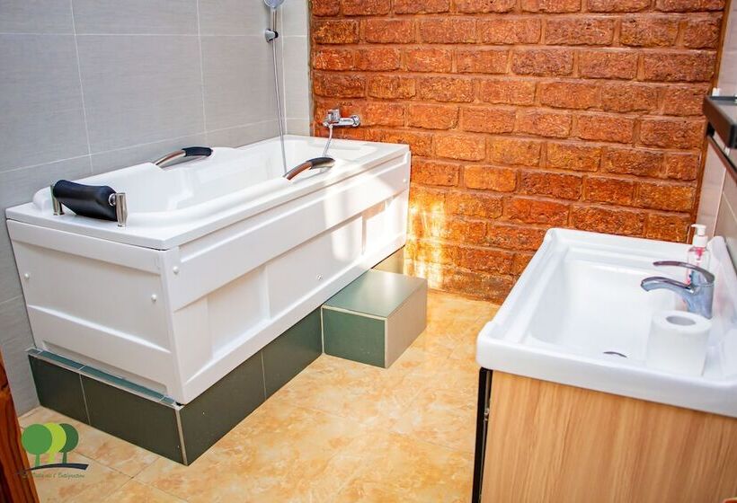 سوییت جونیور, Villa De L Integration