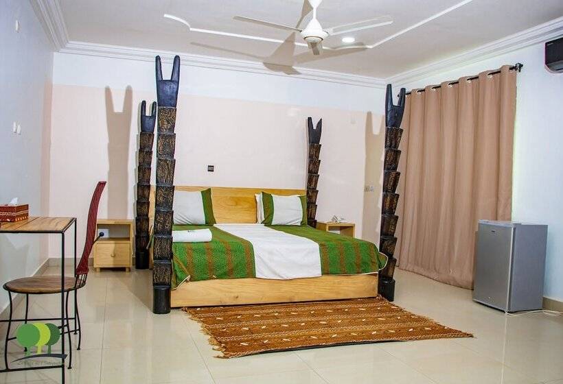 سوییت جونیور, Villa De L Integration