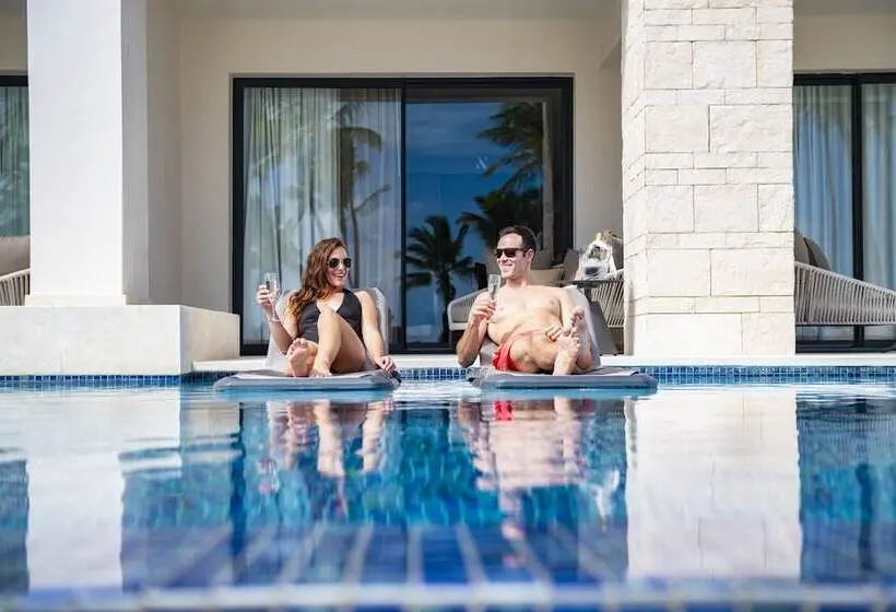 سوئیت جونیور با تخت بزرگ, Hyatt Zilara Cap Cana - Adults Only