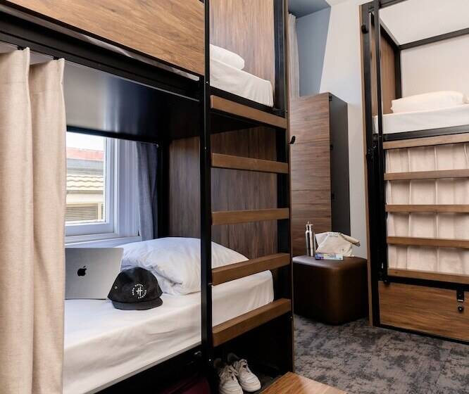 تختخواب در اتاق مشترک, Haka House Christchurch