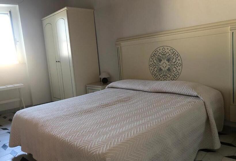 اتاق لوکس, Rocca Sul Mare