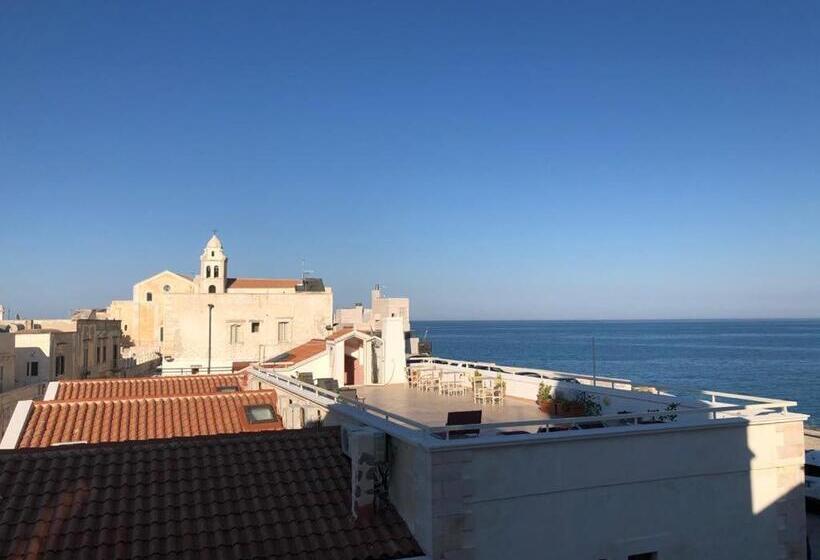 اتاق لوکس, Rocca Sul Mare