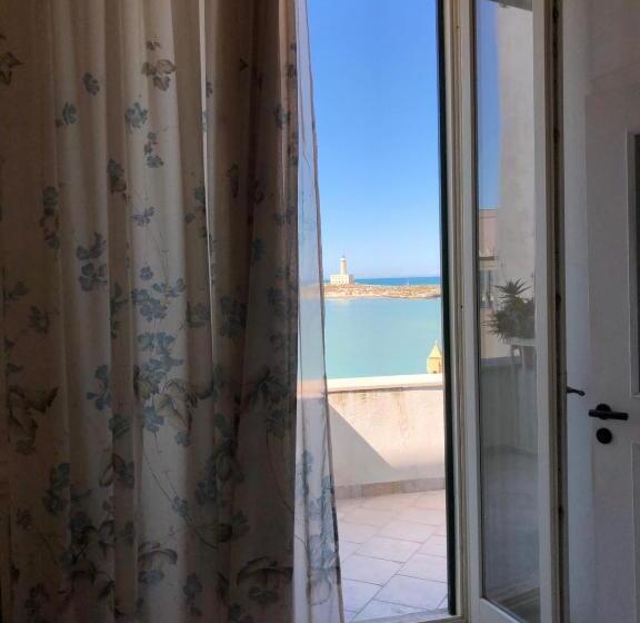 اتاق سه نفره سوپریور با چشمانداز دریا, Rocca Sul Mare