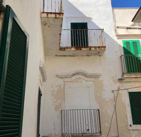 اتاق استاندارد چهارنفره با بالکن, Rocca Sul Mare