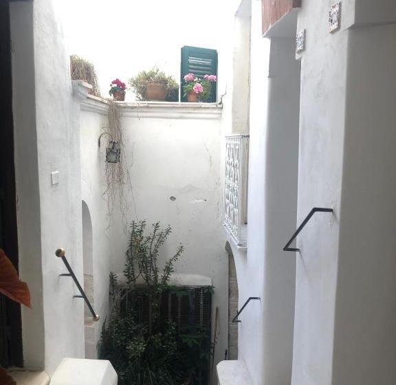 اتاق استاندارد چهارنفره با بالکن, Rocca Sul Mare