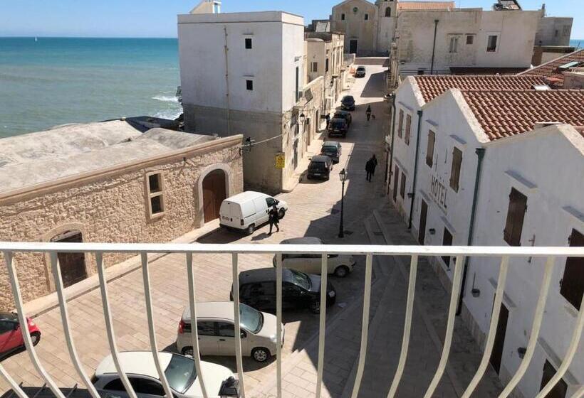 اتاق سه نفره دلوکس با چشمانداز دریا, Rocca Sul Mare