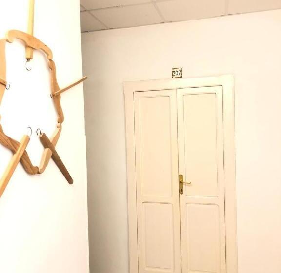 اتاق اکونومی, Rocca Sul Mare