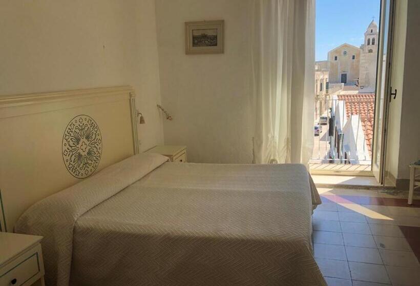 اتاق سوپریور با چشمانداز دریا, Rocca Sul Mare