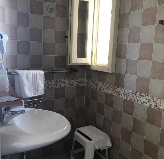 اتاق سوپریور با چشمانداز دریا, Rocca Sul Mare