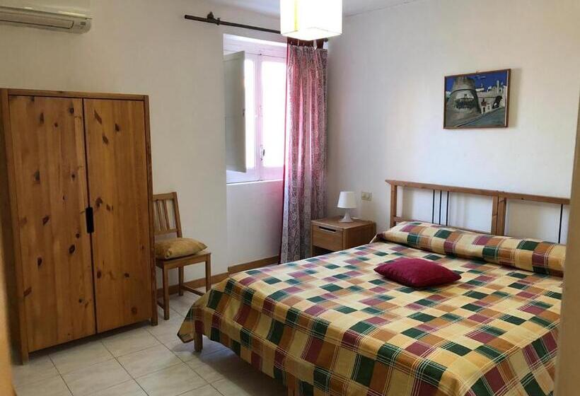 اتاق استاندارد چهار تخته, Rocca Sul Mare