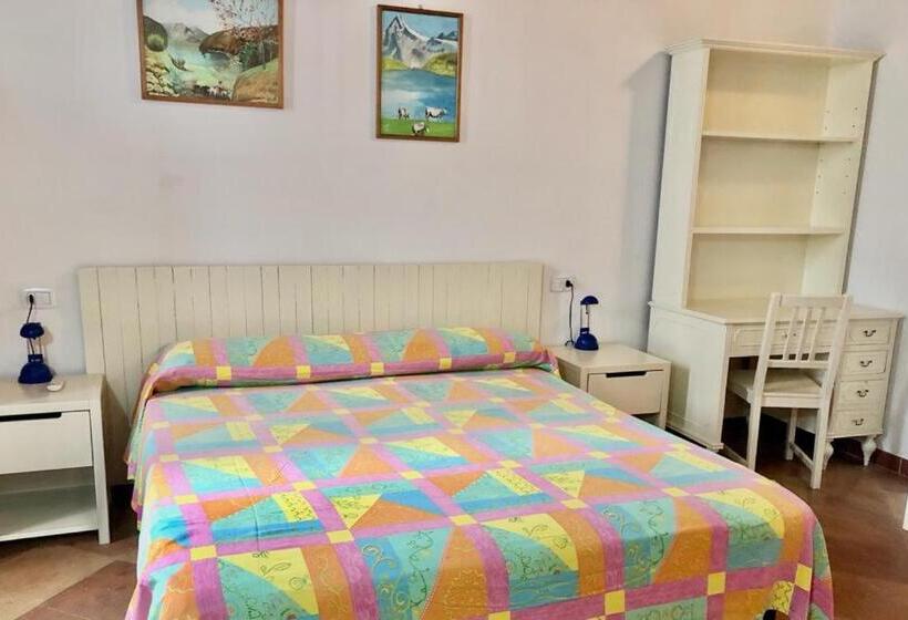 اتاق راحتی سه تخته, Rocca Sul Mare