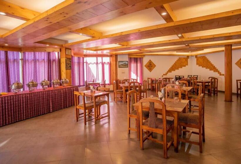 اتاق استاندارد با بالکن, The Conifer