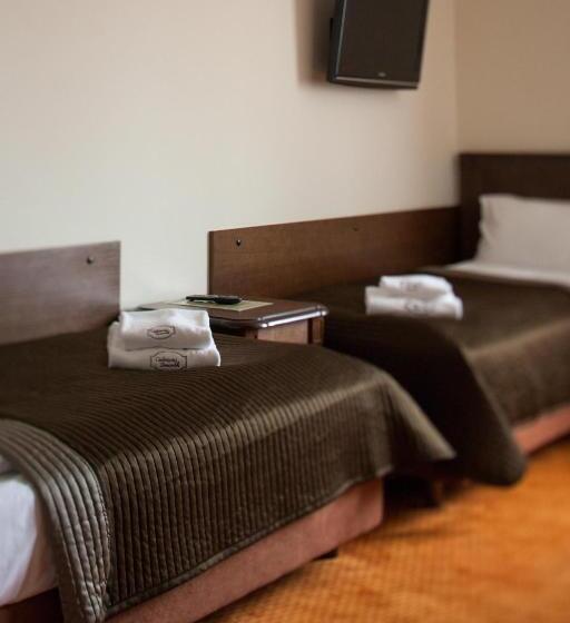 スタンダードトリプルルーム, Cedrowy Dworek