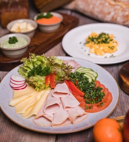 スタンダードトリプルルーム, Cedrowy Dworek