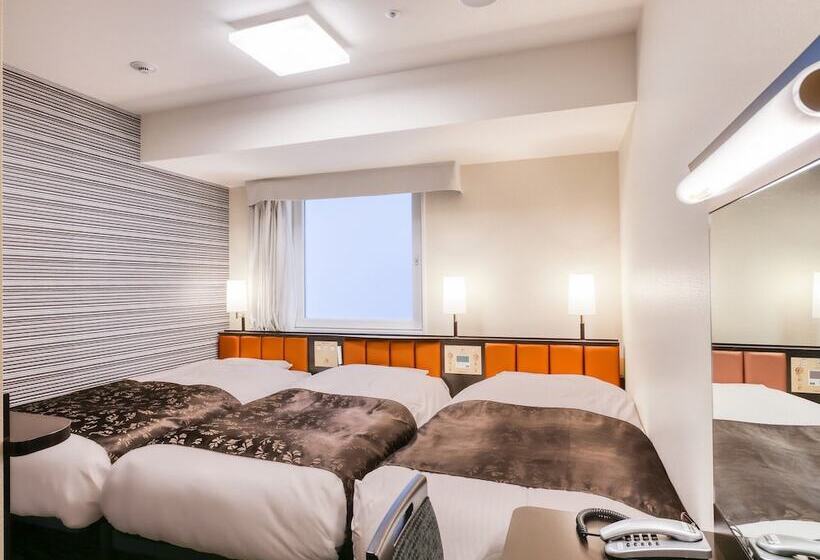 带景观的三人标准房间, Apa Hotel & Resort Yokohama Bay Tower