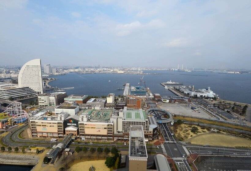 带景观的三人标准房间, Apa Hotel & Resort Yokohama Bay Tower