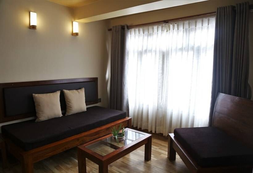 سوییت جونیور, Sabila Boutique