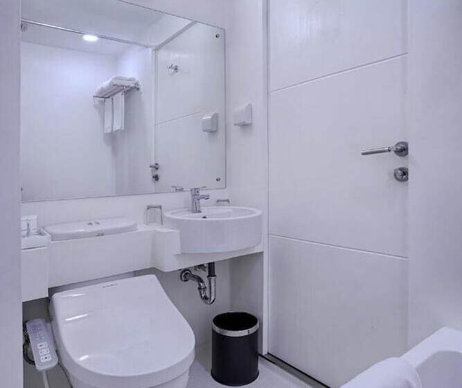 이그제큐티브 룸, Kuretakeso Kemang