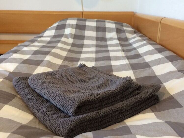 חדר סטנדרט, Osted