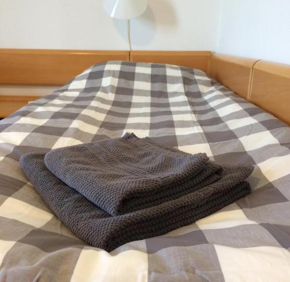 スタンダードルーム, Osted