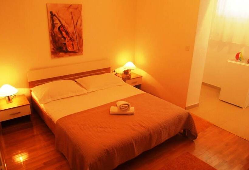 2 Szobás Deluxe Apartman, Apartments Dany