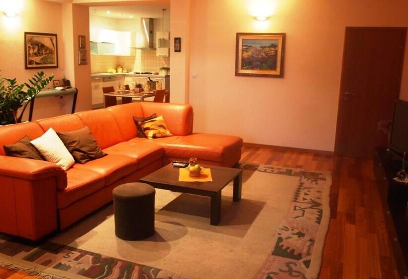 2 Szobás Deluxe Apartman, Apartments Dany