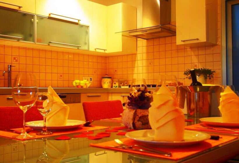 2 Szobás Deluxe Apartman, Apartments Dany