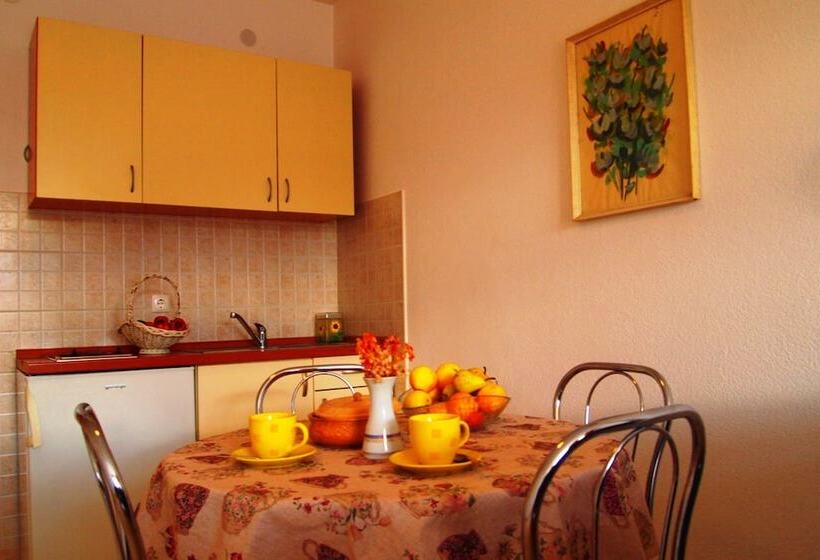 Standard Stúdió Terasszal, Apartments Dany