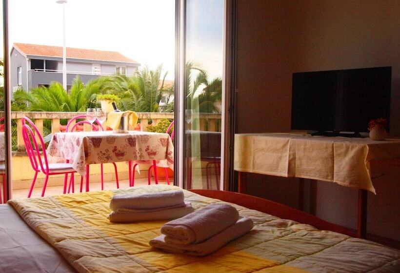 Standard Stúdió Terasszal, Apartments Dany