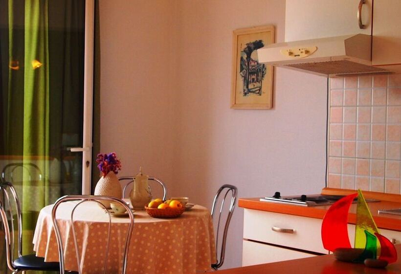 Standard Stúdió Terasszal, Apartments Dany