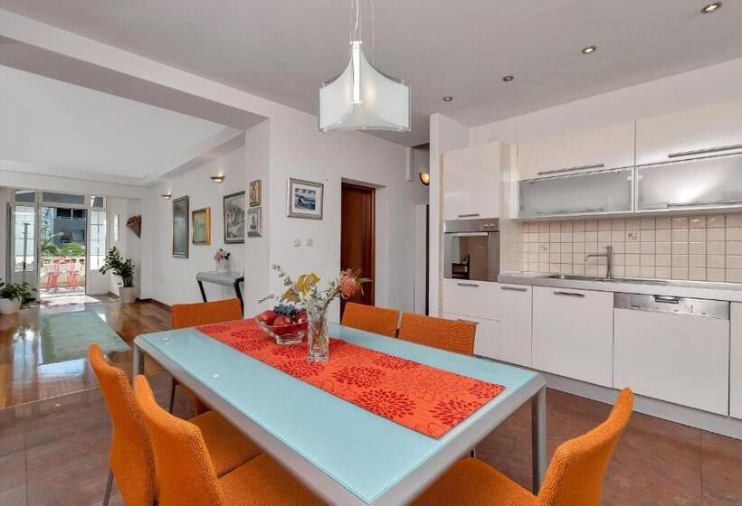 2 Szobás Deluxe Apartman, Apartments Dany