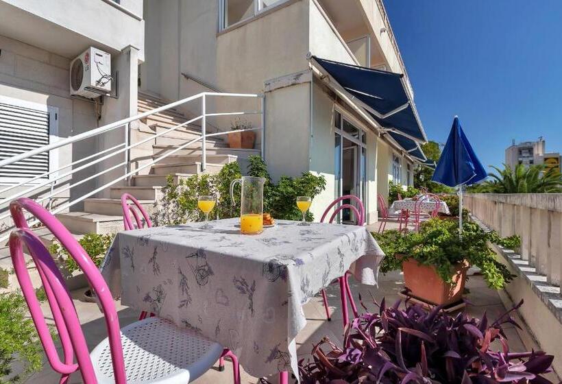 Estúdio standard com Terraço, Apartments Dany