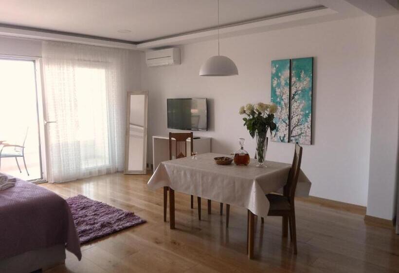 Deluxe Stúdió Szoba, Apartments Dany