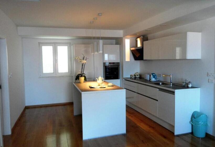 Deluxe Stúdió Szoba, Apartments Dany