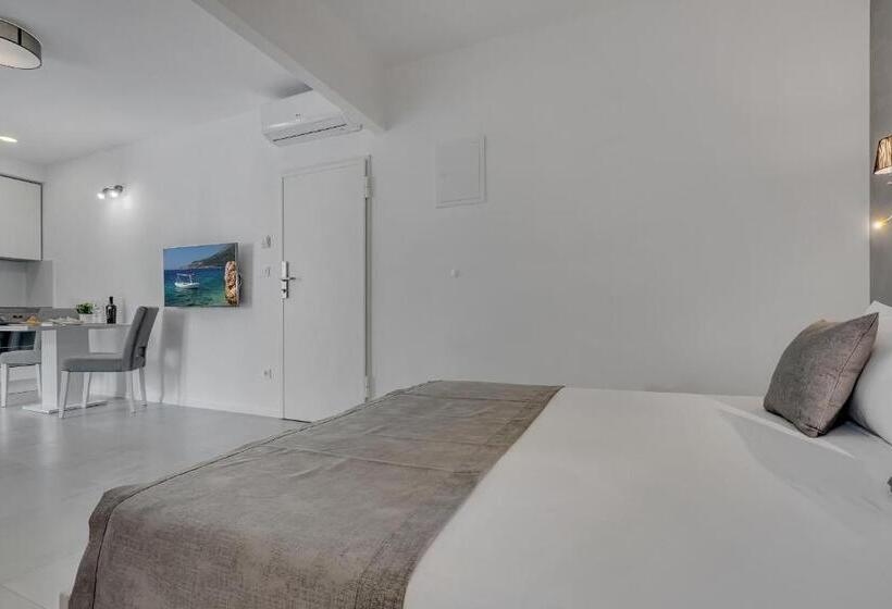 Apartamento 1 Dormitório com Sacada, Apartments Dany