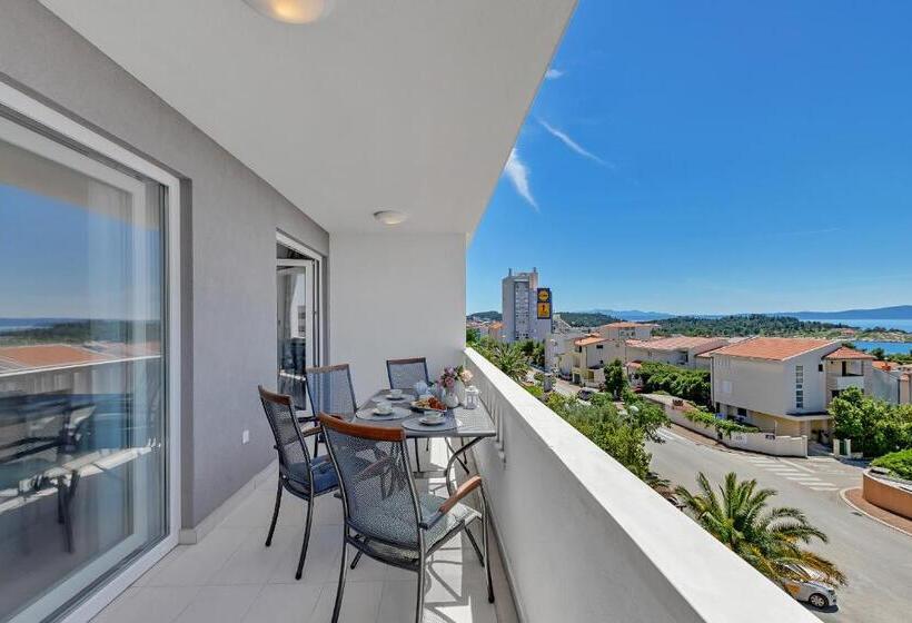 Tengerre Néző 1 Szobás Apartman, Apartments Dany