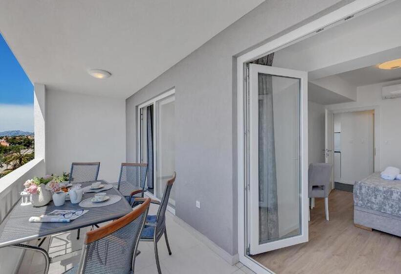 Tengerre Néző 1 Szobás Apartman, Apartments Dany