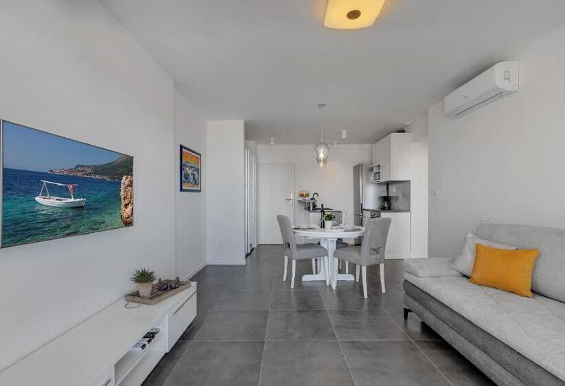 Apartamento 1 Dormitório Vista Mar, Apartments Dany