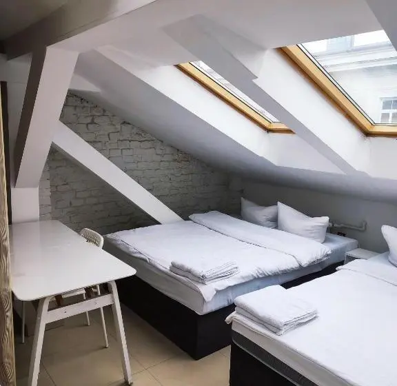 اتاق استاندارد چهار تخته, Hoża Apartments And Rooms