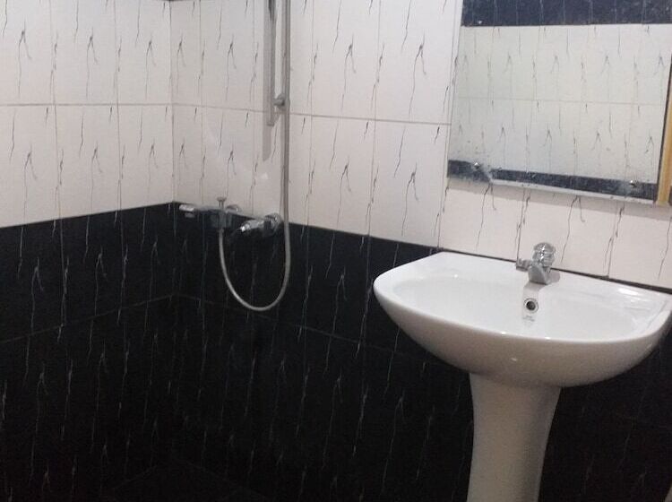 חדר קלאסי לשלושה, Ella Nature Nest