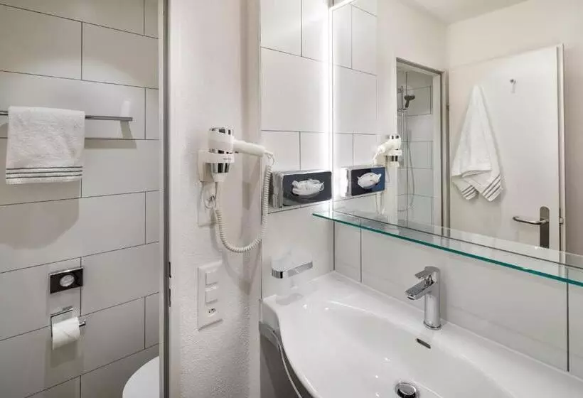 Standard Kolmen Hengen Huone, Bellinzona Sud Swiss Quality