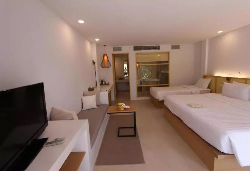 اتاق لوکس سه تخته, Paradise Beach Resort, Koh Samui Sha Extra Plus