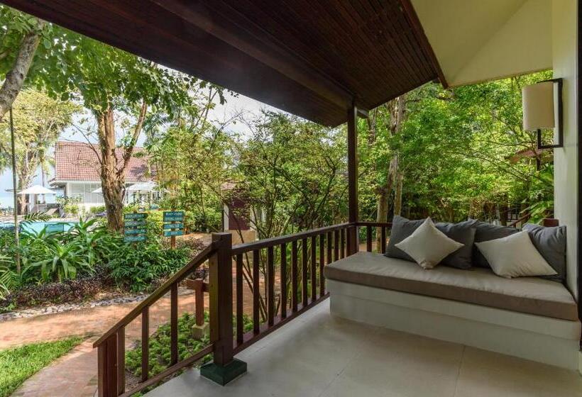 デラックスビラの１ベッドルーム, Paradise Beach Resort, Koh Samui   Sha Extra Plus