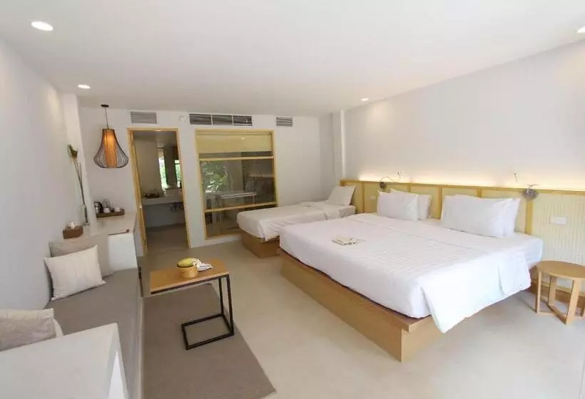 اتاق لوکس سه تخته, Paradise Beach Resort, Koh Samui Sha Extra Plus