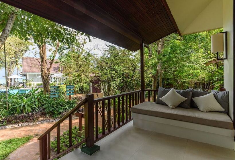 デラックスビラの１ベッドルーム, Paradise Beach Resort, Koh Samui   Sha Extra Plus