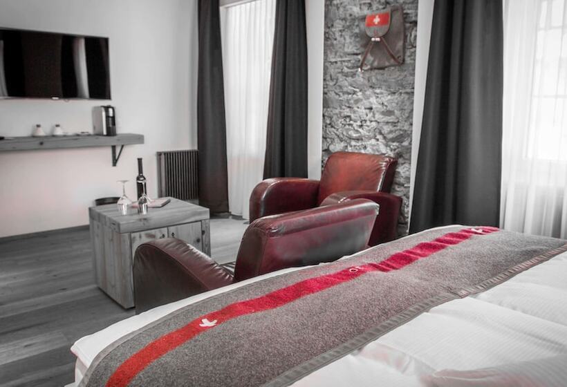 スーペリアールーム, The Dom