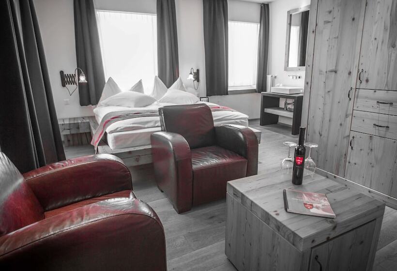 スーペリアールーム, The Dom