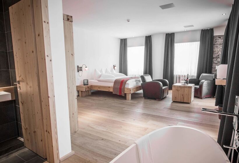 デラックスルーム, The Dom